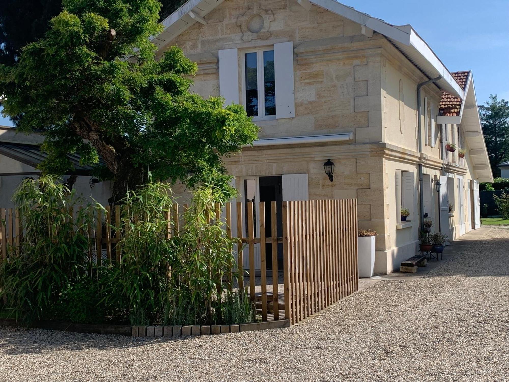 Batisse En Pierre XVII Siecle 115 M² Avec Terrasse Villa Ambares-et-Lagrave Exterior photo